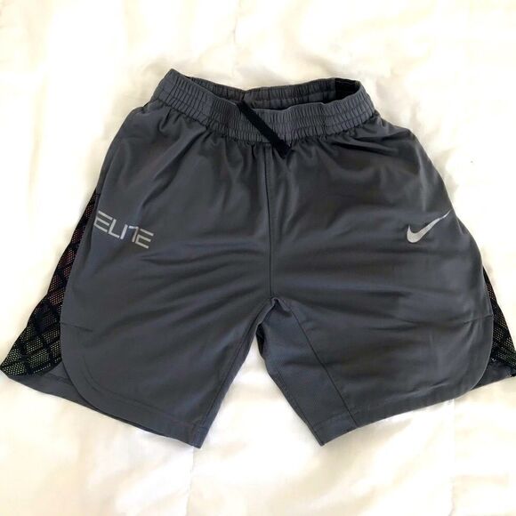 Nike shorts for boys size M - Picture 1 of 3